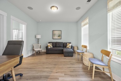 Stunning 4 bed 3 .5 bath home in Mixson. Spacious open floor - photo 20