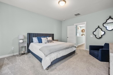 Stunning 4 bed 3 .5 bath home in Mixson. Spacious open floor - photo 23