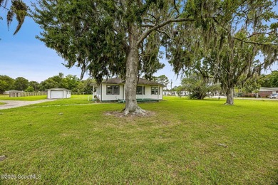 Discover a unique 1.86-acre property just minutes from Kings Bay - photo 3