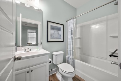 Stunning 4 bed 3 .5 bath home in Mixson. Spacious open floor - photo 27