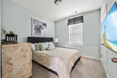 Stunning 4 bed 3 .5 bath home in Mixson. Spacious open floor - photo 30