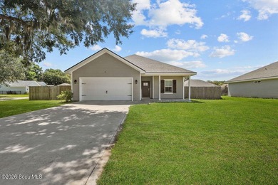 Welcome home! Built in 2021, this pristine residence perfectly - photo 2