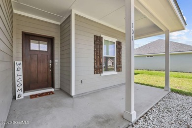 Welcome home! Built in 2021, this pristine residence perfectly - photo 4