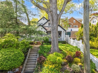 Great opportunity to own this fully detached single family home - photo 4