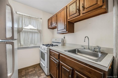 Needs renovations and is priced accordingly! This spacious - photo 8