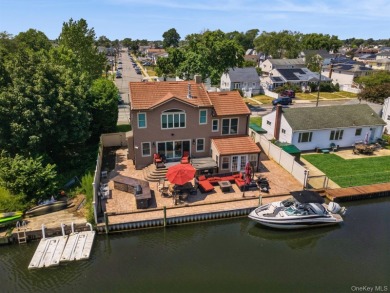 (private lake, pond, coastal) Home Sale Pending in Lindenhurst New York