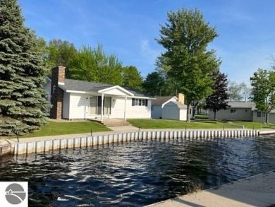 Houghton Lake Home Sale Pending in Houghton Lake Michigan