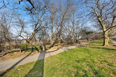 BEST VALUE TOWNHOUSE ALTERNATIVE UNDER $1M. Welcome to 3194 - photo 4
