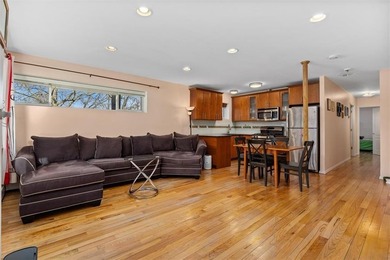 BEST VALUE TOWNHOUSE ALTERNATIVE UNDER $1M. Welcome to 3194 - photo 5