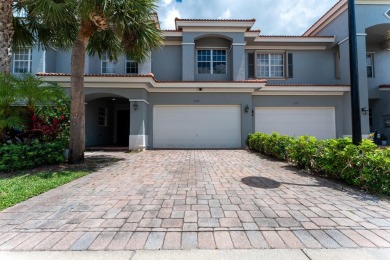 Lake Townhome/Townhouse For Sale in Port Saint Lucie, Florida