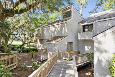 Nestled directly on the 1st Fairway of the prestigious Sea Palms - photo 2
