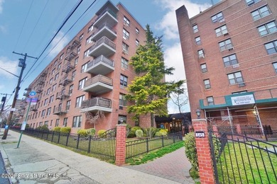 Completely renovated 2 bedroom condo, located in the Heart of - photo 1