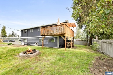 West-side Port Angeles living with just the right mix of comfort - photo 6