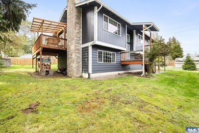 West-side Port Angeles living with just the right mix of comfort - photo 7