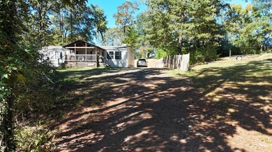 Well maintained home with 4 bedrooms, 2 bathrooms, furnished - photo 9
