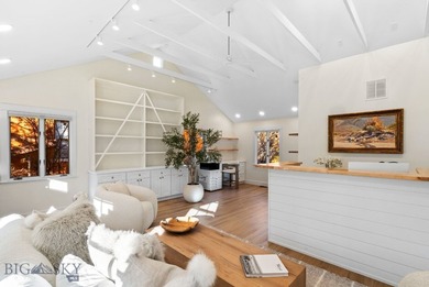 This beautifully renovated 3,370 SF building, updated in 2021 - photo 21