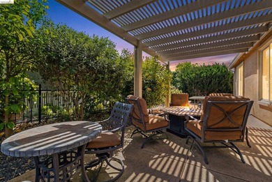 Welcome to easy, resort-style living in this beautifully - photo 35