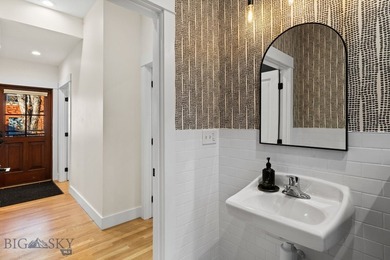 This beautifully renovated 3,370 SF building, updated in 2021 - photo 38