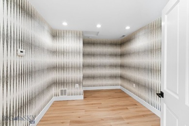 This beautifully renovated 3,370 SF building, updated in 2021 - photo 45