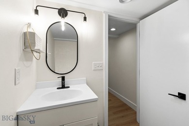 This beautifully renovated 3,370 SF building, updated in 2021 - photo 49