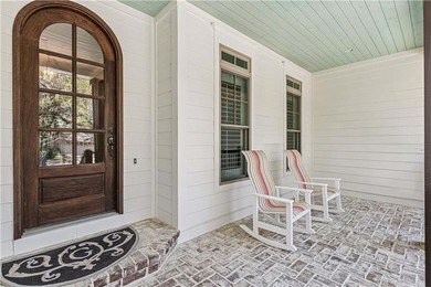 Welcome to 306 Broadway, an exceptional Southend retreat ideally - photo 6