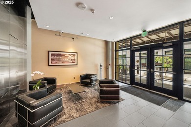 Dramatic New York SOHO styled condominium in the heart of