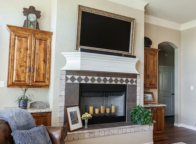 Step into a pristine, sparkling home that says *welcome* with - photo 10