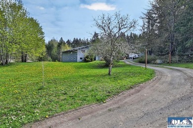 Welcome to your private Olympic Peninsula retreat. Set on 7.87 - photo 1
