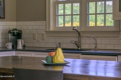 EXPANDED CONTEMPORARY CAPE Appointed with elegant detail - photo 13