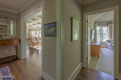 EXPANDED CONTEMPORARY CAPE Appointed with elegant detail - photo 28
