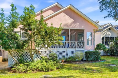 Tucked away in the highly sought-after Turtle Point neighborhood - photo 2