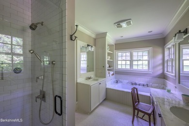 EXPANDED CONTEMPORARY CAPE Appointed with elegant detail - photo 33