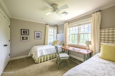 EXPANDED CONTEMPORARY CAPE Appointed with elegant detail - photo 44