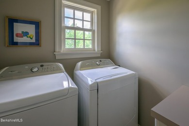 EXPANDED CONTEMPORARY CAPE Appointed with elegant detail - photo 49
