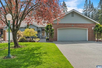 On Sunland's coveted Foursome Drive, this beautifully updated - photo 1