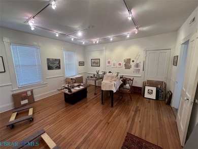 Large Victorian home in Historic District on Virginia Street - photo 7
