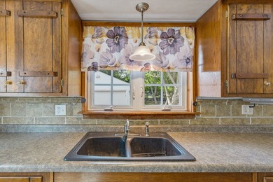 Move right into this beautifully maintained ranch in a fantastic - photo 8
