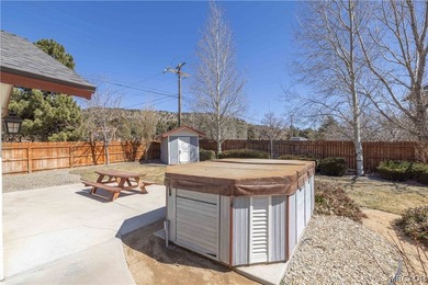 Welcome to this gorgeous Estate on over an acre of beautifully - photo 9