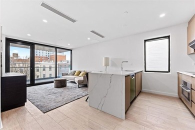 Looking for the perfect city retreat? This spacious and sunlit - photo 3