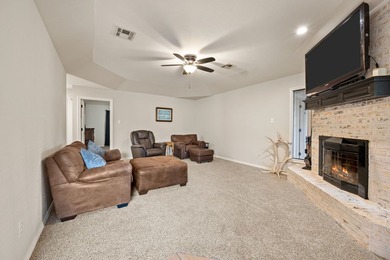 Well maintained single story home in the lake community of - photo 5