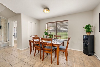Well maintained single story home in the lake community of - photo 6