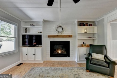 Your private lakeside retreat awaits. Set on spacious acreage in - photo 13