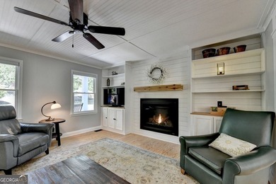 Your private lakeside retreat awaits. Set on spacious acreage in - photo 14