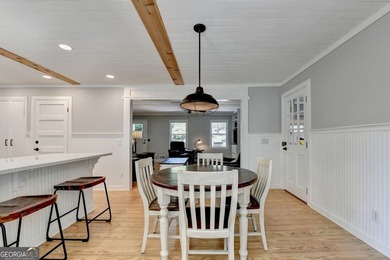 Your private lakeside retreat awaits. Set on spacious acreage in - photo 21