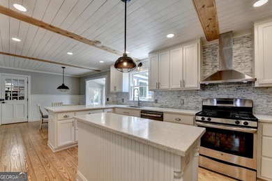 Your private lakeside retreat awaits. Set on spacious acreage in - photo 29