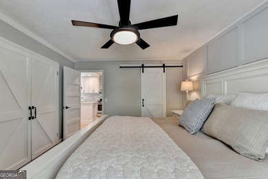 Your private lakeside retreat awaits. Set on spacious acreage in - photo 33