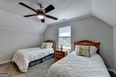 Your private lakeside retreat awaits. Set on spacious acreage in - photo 48