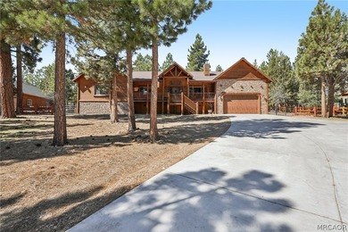 Majestic log-style mountain masterpiece located in the exclusive - photo 5