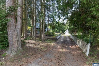Welcome to this beautiful home on a gorgeous half-acre lot in - photo 3