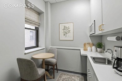 Located on a tree-lined block in the heart of Carroll Gardens - photo 11